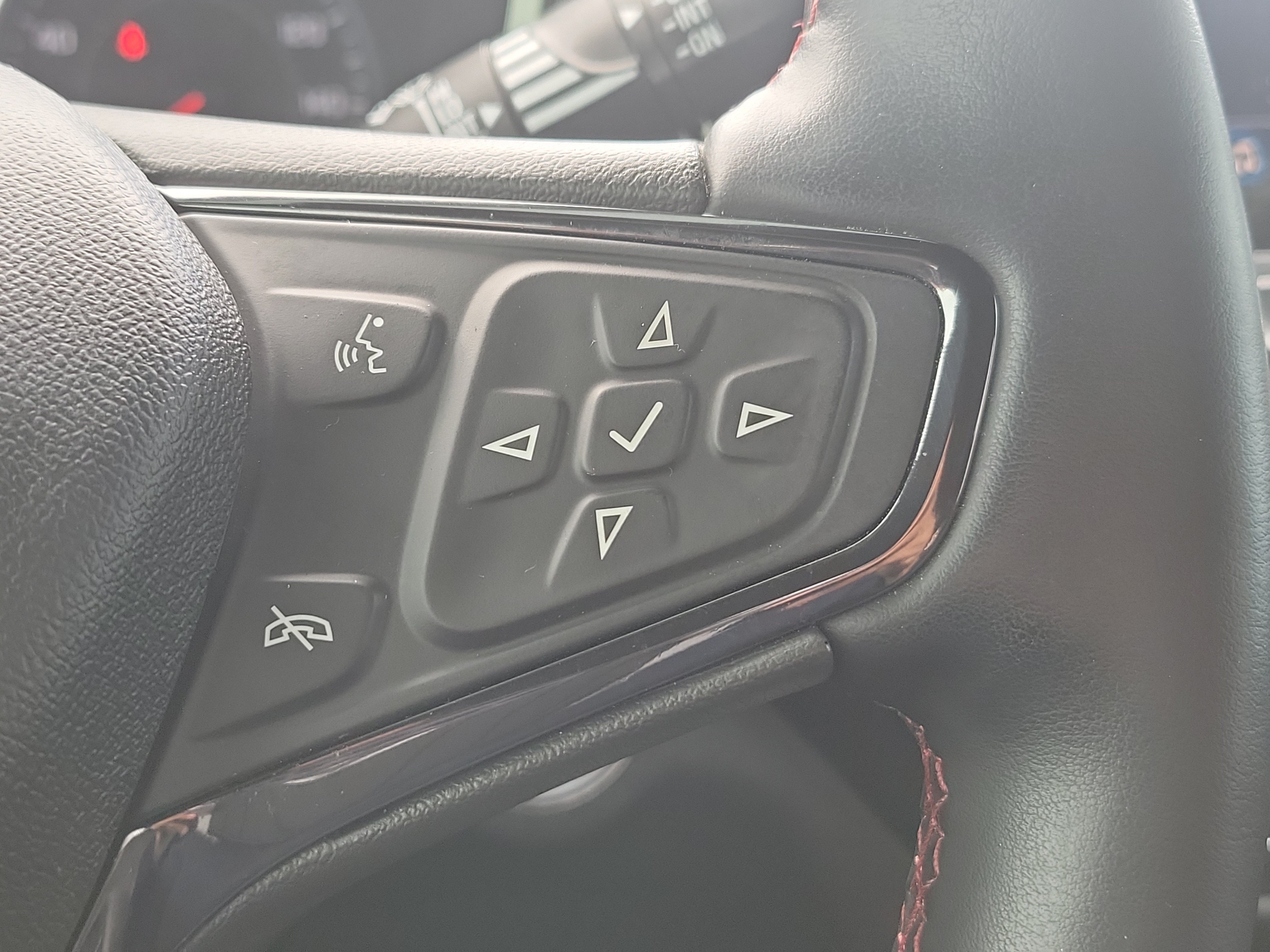 Certified 2023 Chevrolet Equinox RS w/ RS Leather Package FWD image 23