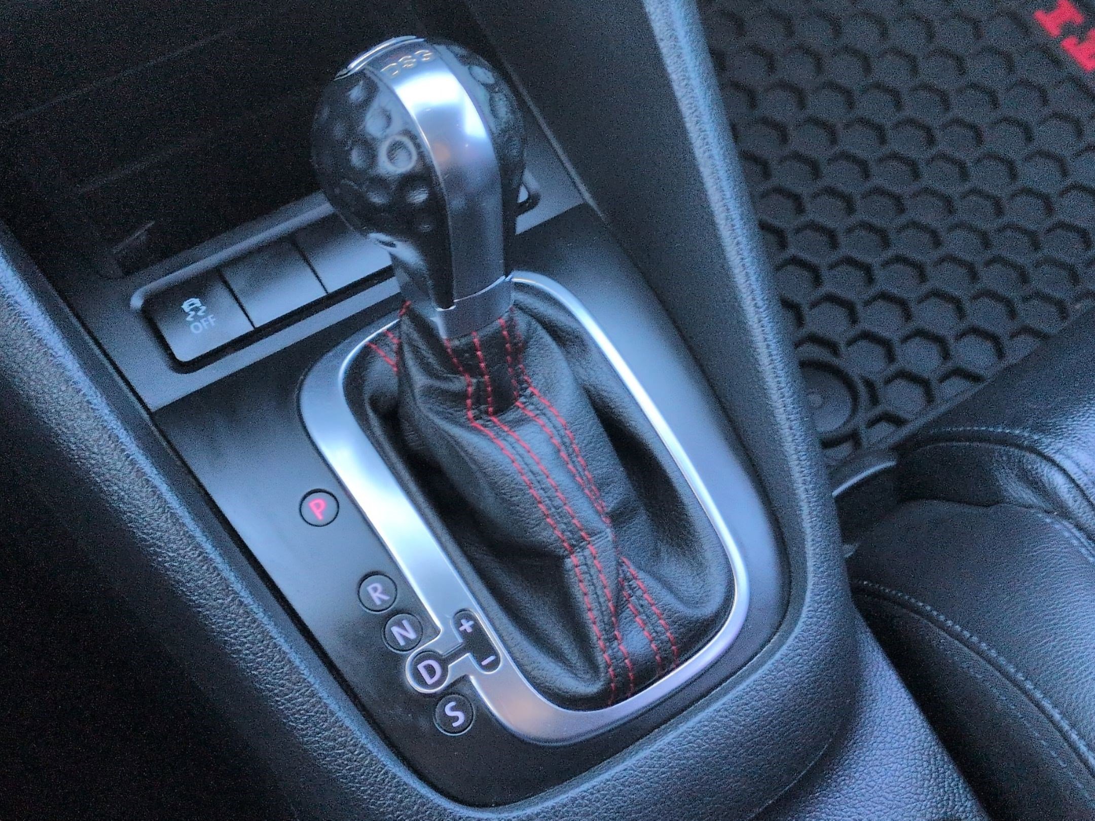 Used 2014 Volkswagen GTI Wolfsburg Edition image 27