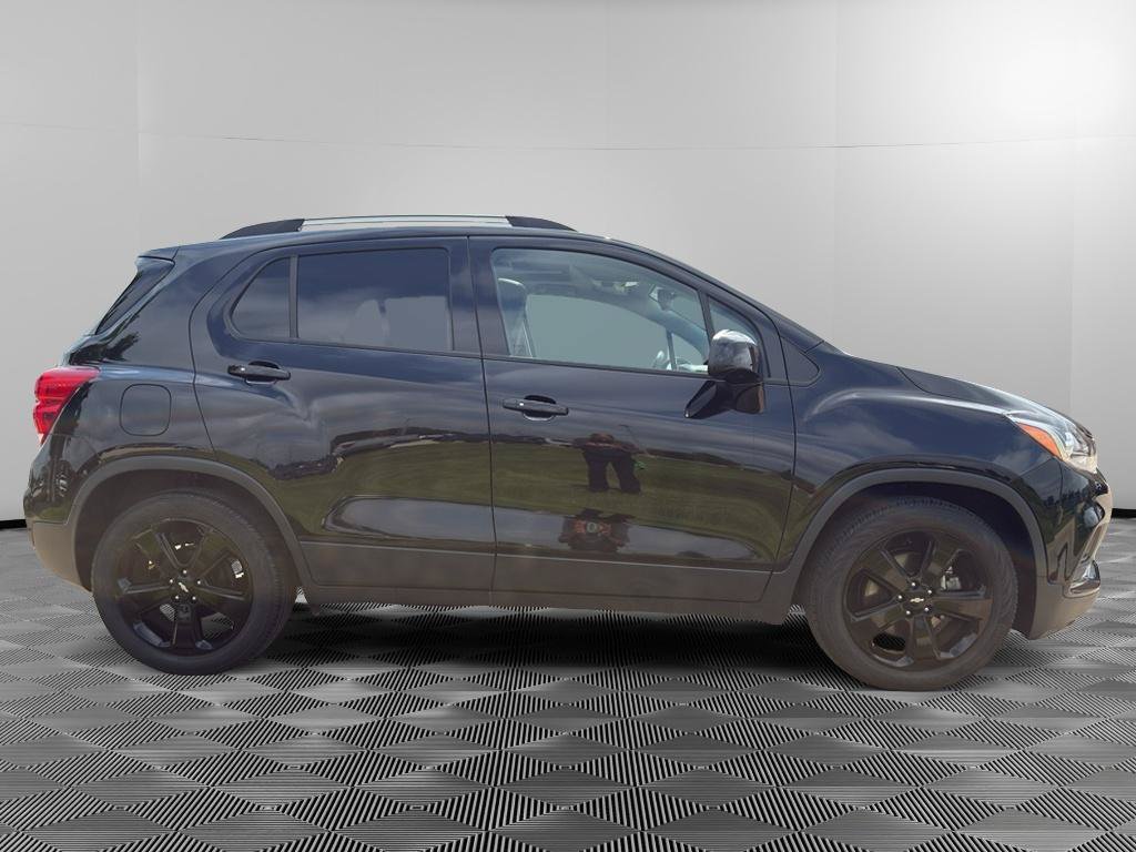 Used 2017 Chevrolet Trax Premier w/ Midnight Edition FWD image 5