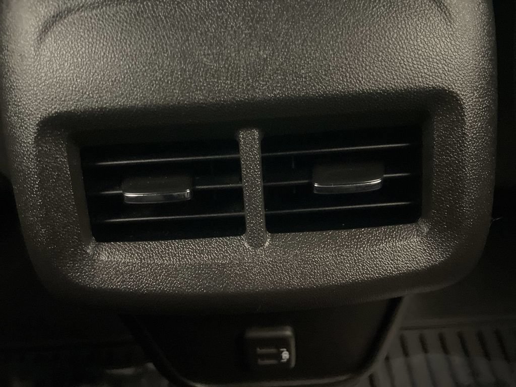 Used 2024 Chevrolet Equinox LT FWD image 13