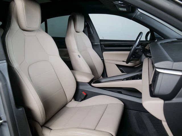 Certified 2025 Porsche Macan 4 Electric image 11