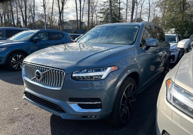 Used 2023 Volvo XC90 B6 Plus w/ Protection Package Premier image 2