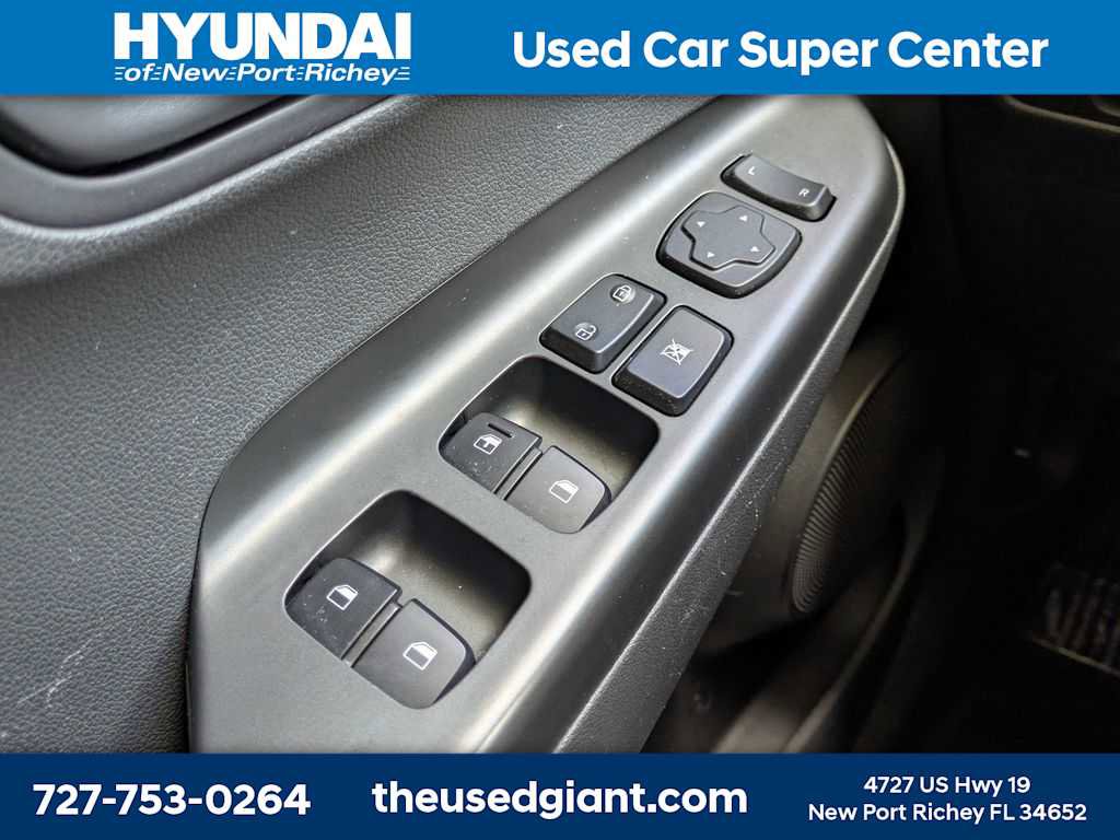 Used 2020 Hyundai Kona SE FWD image 24