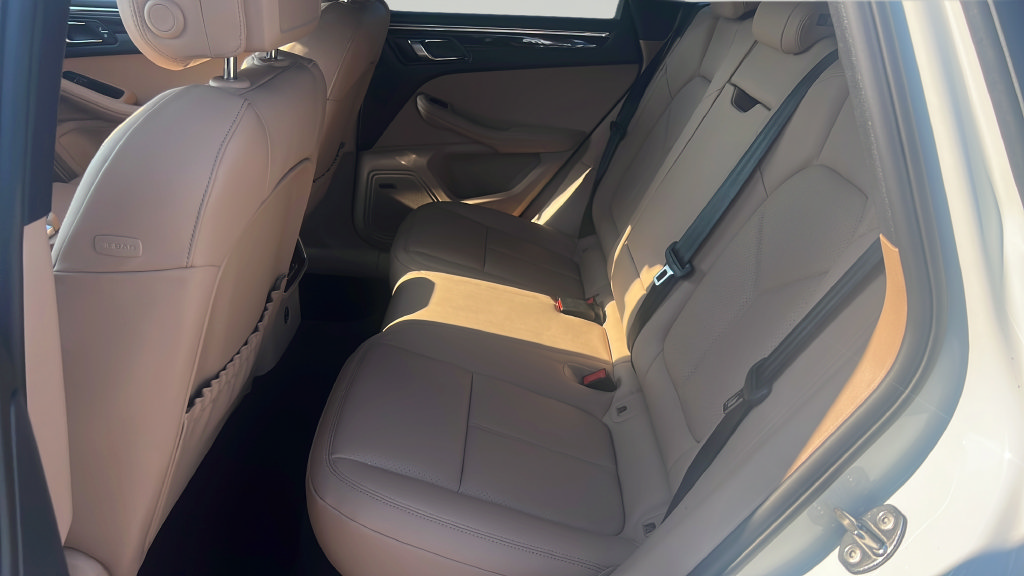 New 2026 Porsche Macan AWD/4WD image 15
