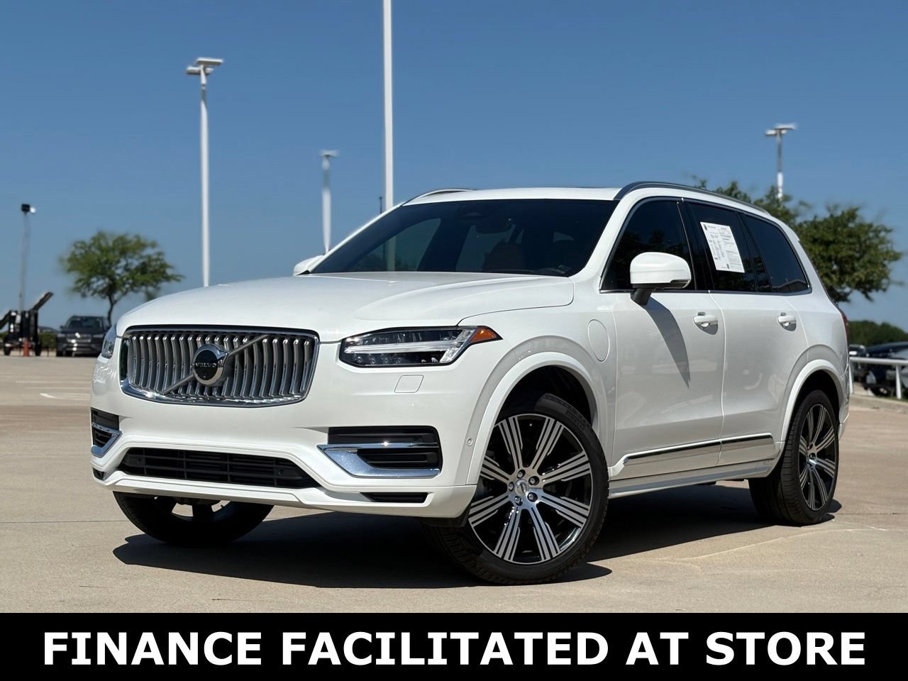 Certified 2025 Volvo XC90 T8 Ultra w/ Protection Package Premier AWD/4WD image 2