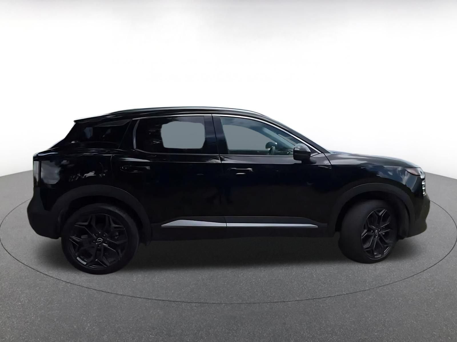 Used 2026 Nissan Kicks SR AWD/4WD image 15