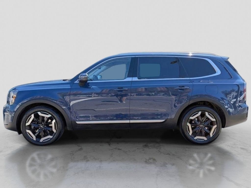 Certified 2023 Kia Telluride EX image 12