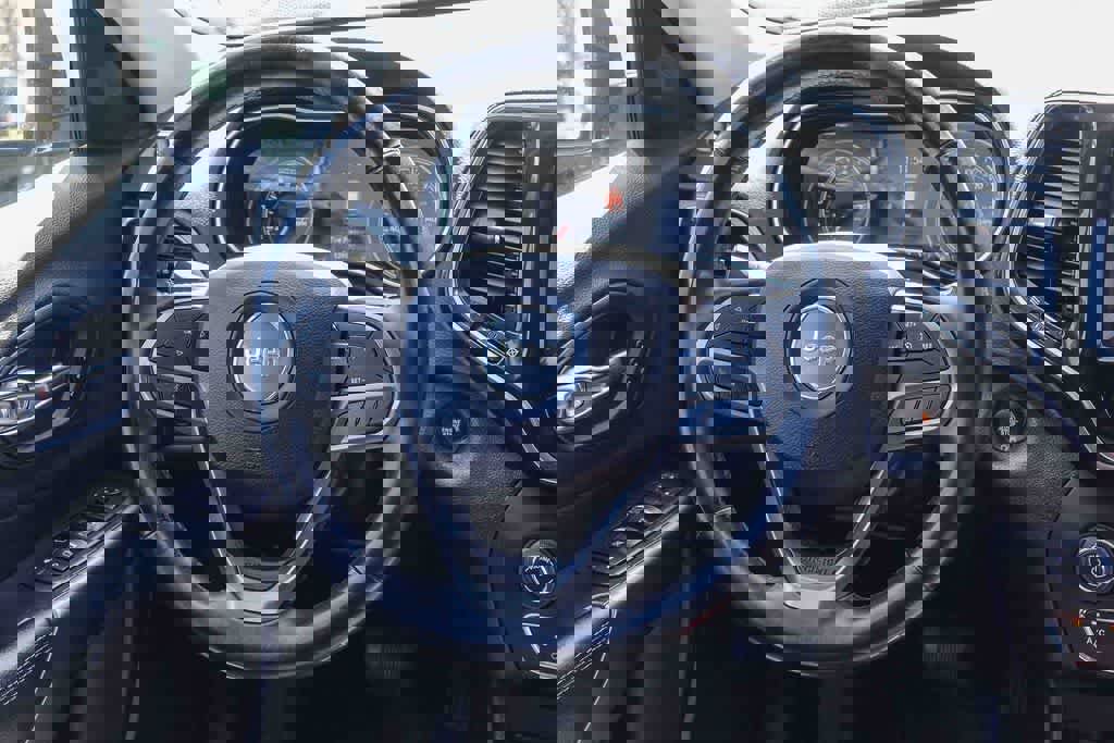 Used 2019 Jeep Cherokee Limited image 14