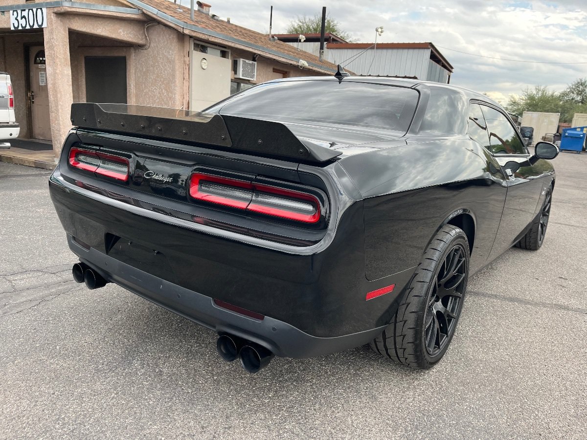 Used 2015 Dodge Challenger R/T Scat Pack w/ Leather Interior Group RWD image 5
