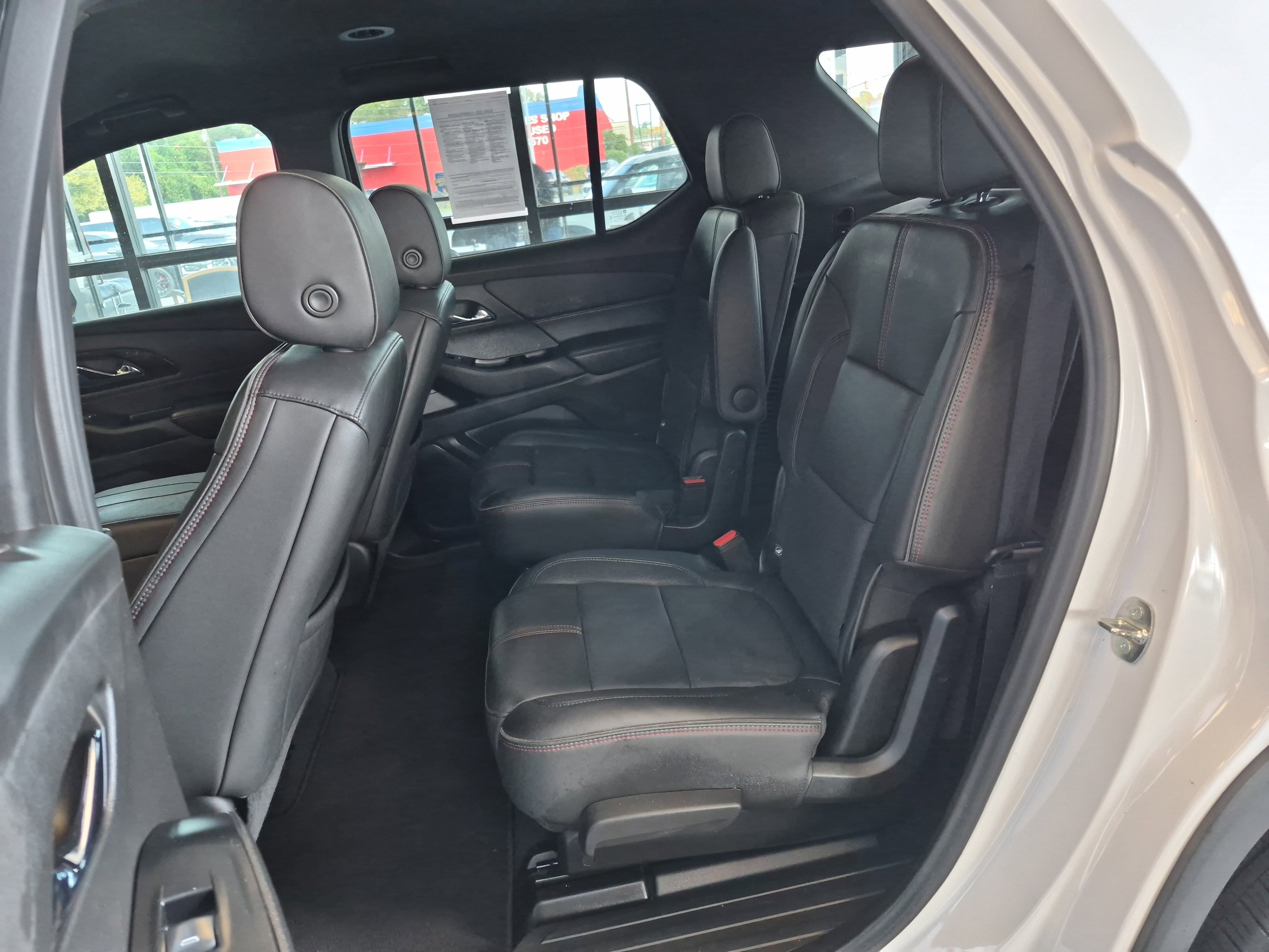 Used 2023 Chevrolet Traverse RS image 16