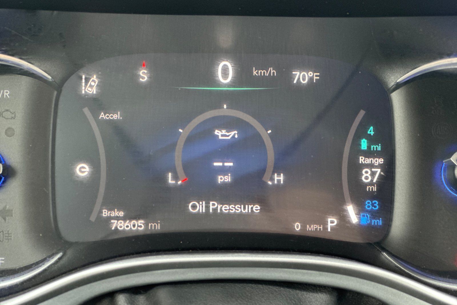 Used 2021 Chrysler Pacifica Touring-L w/ Uconnect Theater Family Group FWD image 27