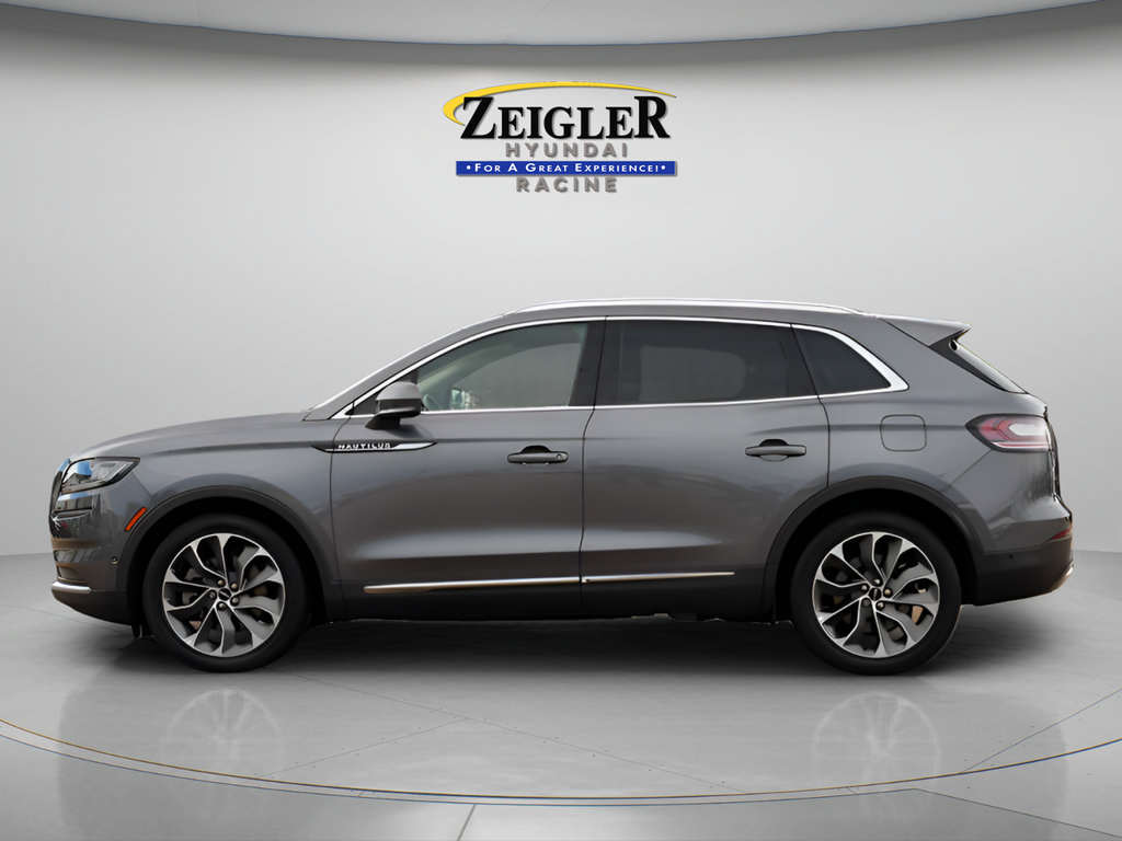 Used 2023 Lincoln Nautilus Reserve AWD/4WD image 4