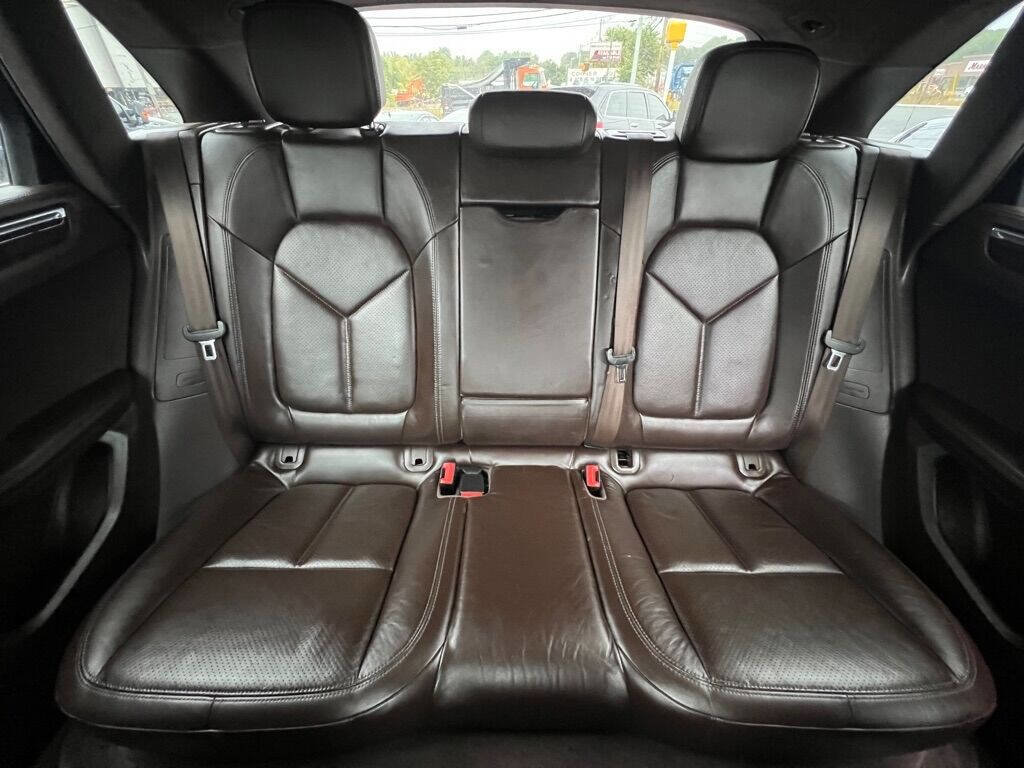 Used 2017 Porsche Macan Turbo image 17