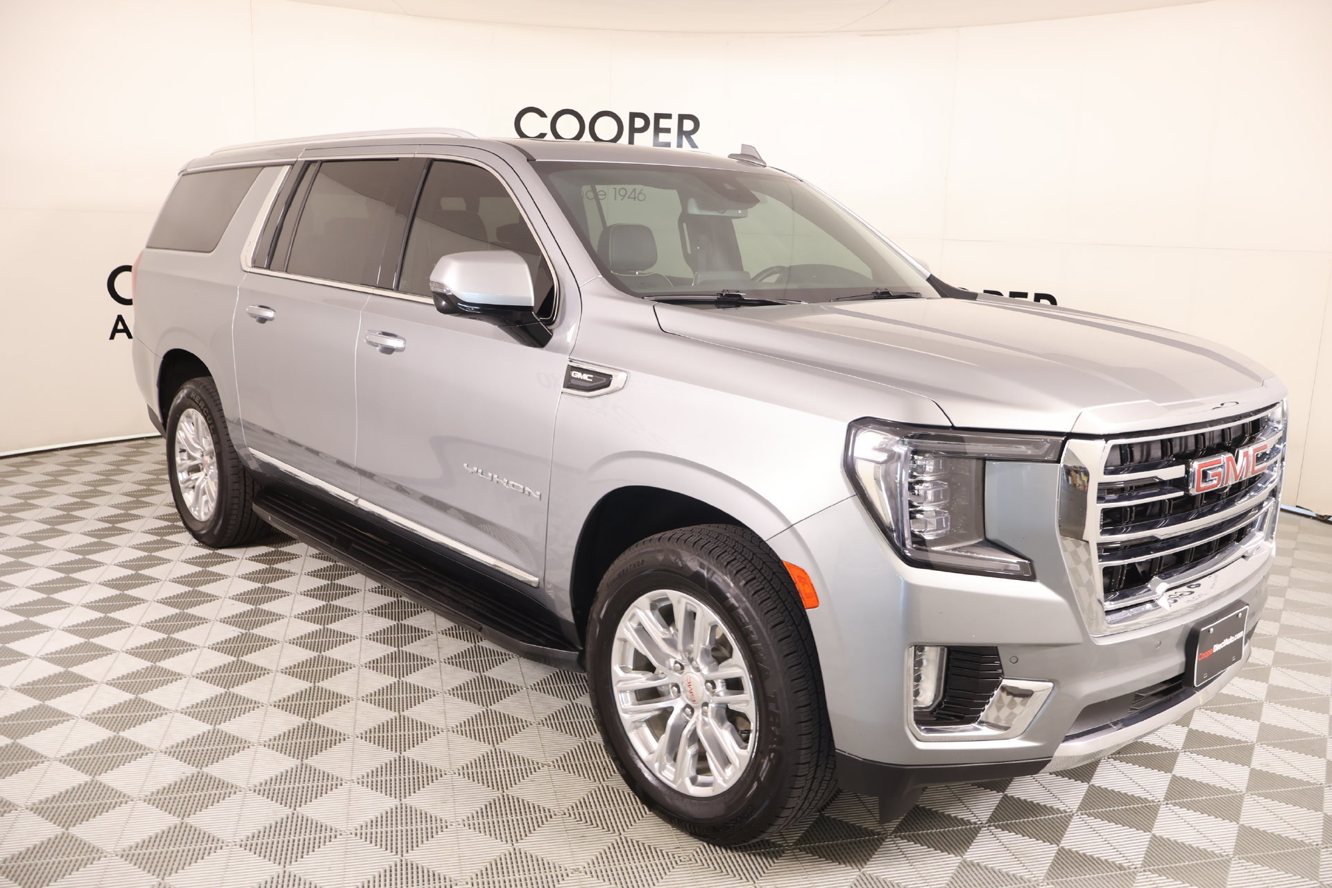 Used 2024 GMC Yukon XL SLT w/ SLT Luxury Package