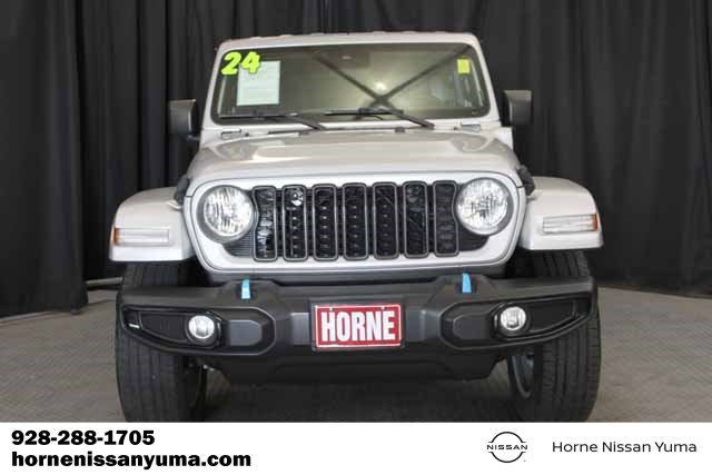Used 2024 Jeep Wrangler Unlimited AWD/4WD image 2