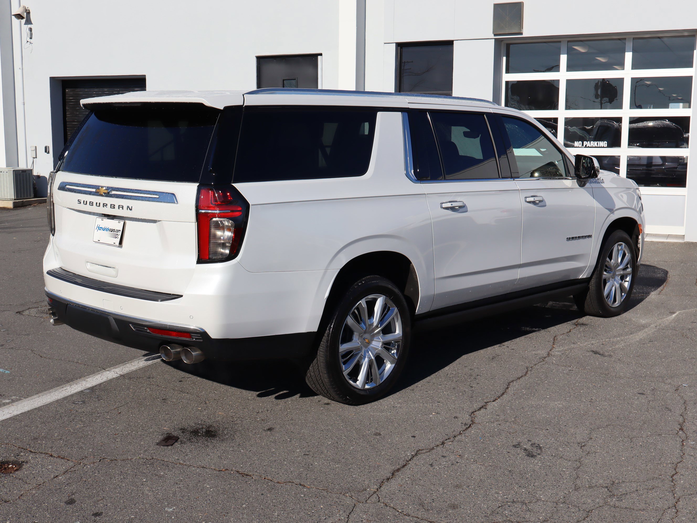 Certified 2024 Chevrolet Suburban High Country w/ Premium Package image 10