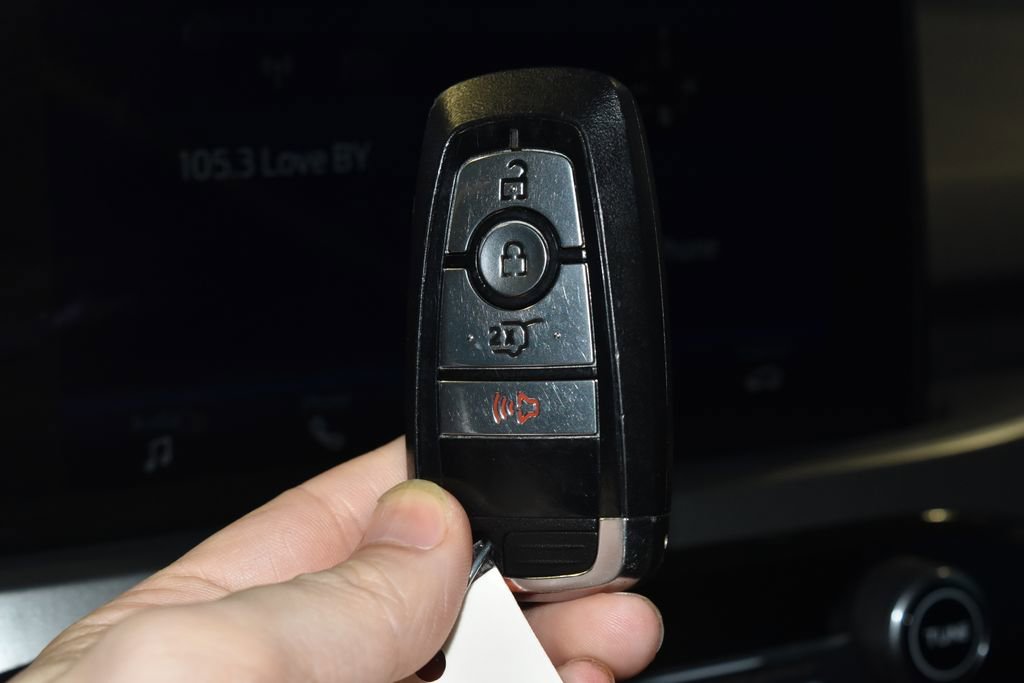 Used 2025 Ford Escape Active AWD/4WD image 17