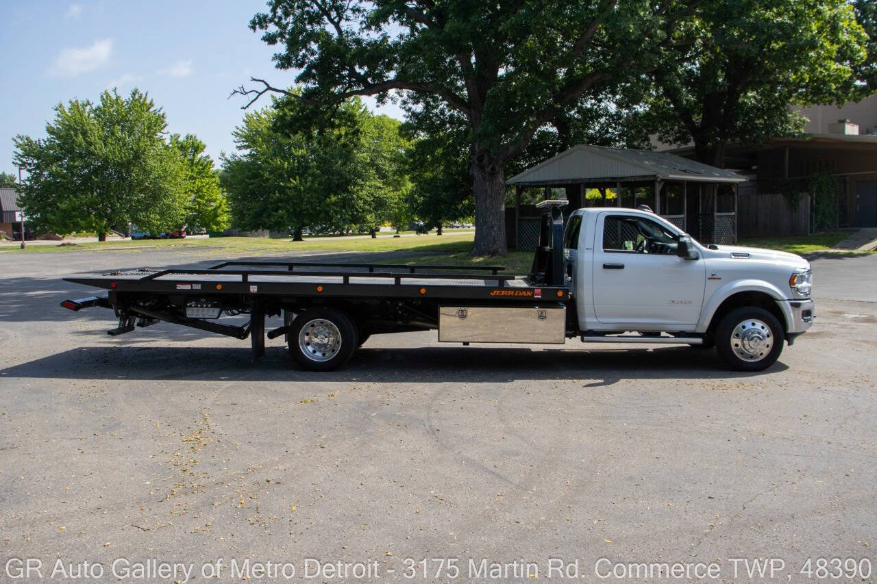 Used 2024 RAM 5500 SLT w/ Quick Order Package 2YG SLT AWD/4WD image 7