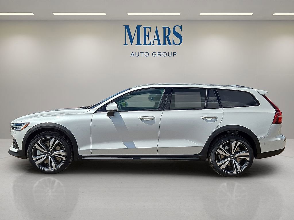 New 2026 Volvo V60 B5 Cross Country Plus w/ Protection Package Premier AWD/4WD image 2