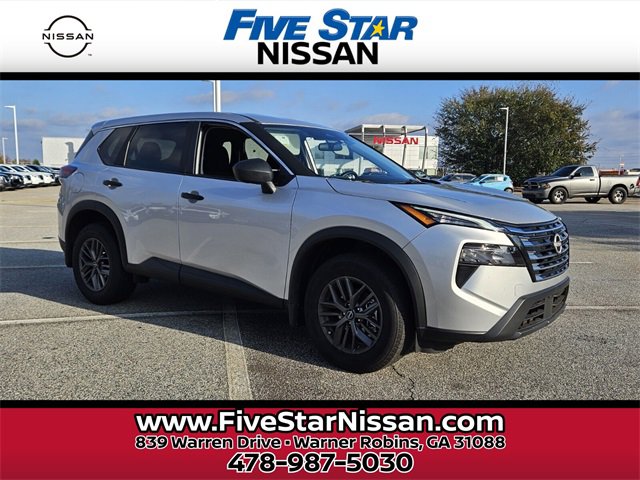 Used 2025 Nissan Rogue S image 1