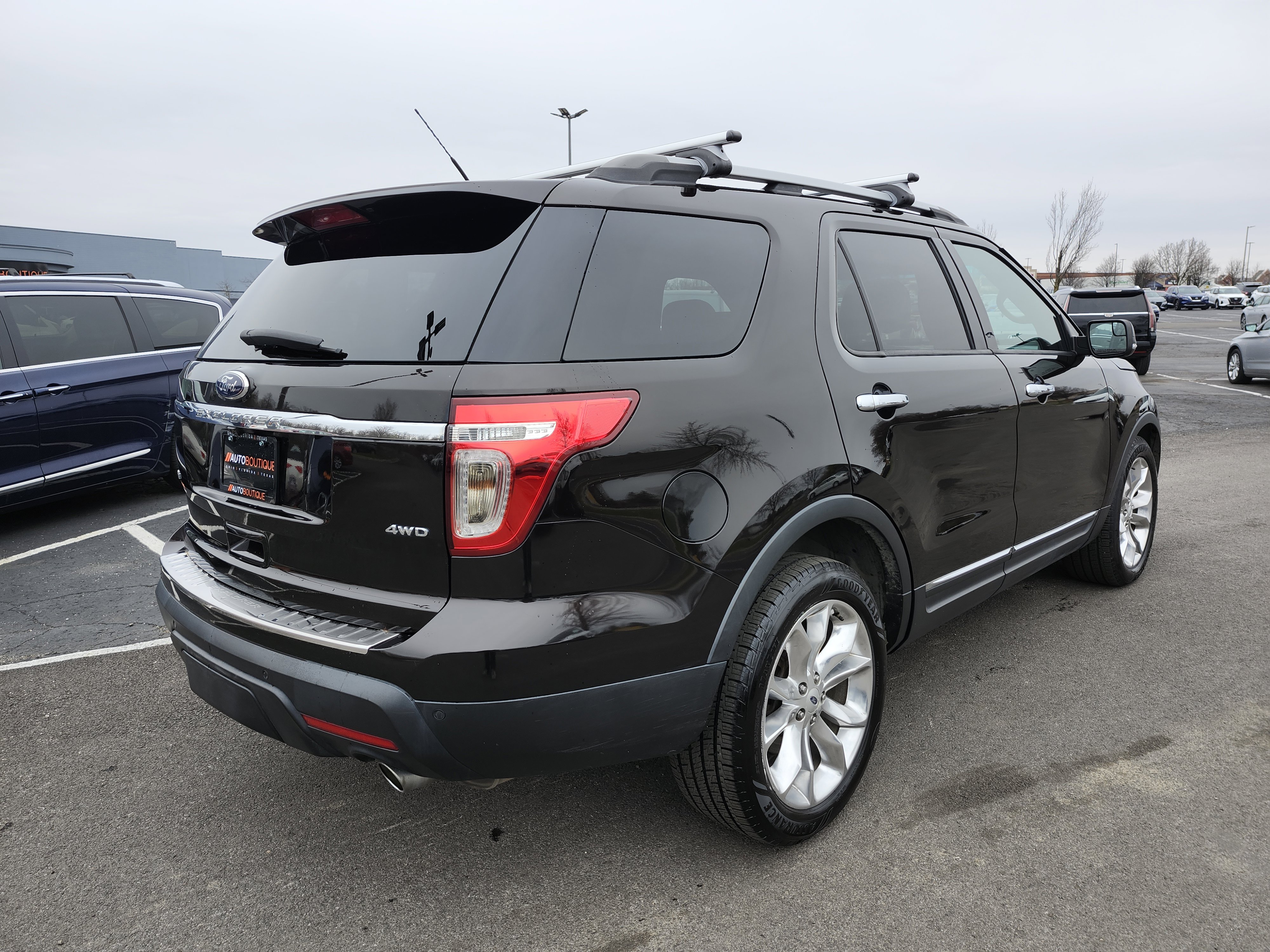 Used 2013 Ford Explorer XLT image 21