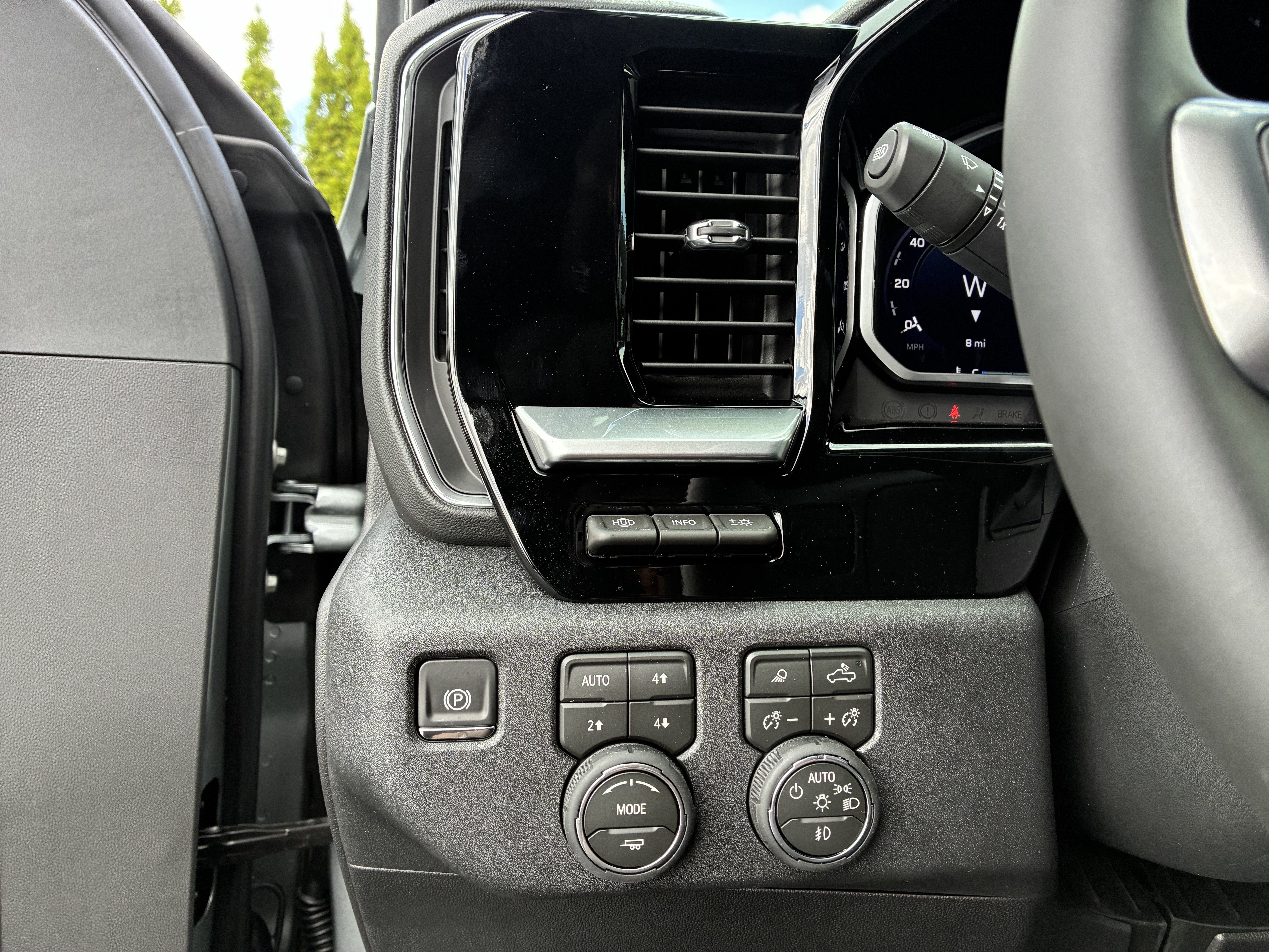 New 2026 Chevrolet Silverado 3500 LTZ w/ LTZ Plus Package AWD/4WD image 28