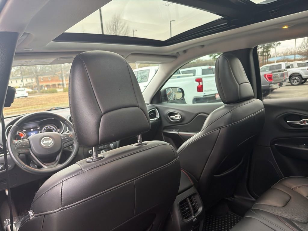 Used 2019 Jeep Cherokee Trailhawk image 29