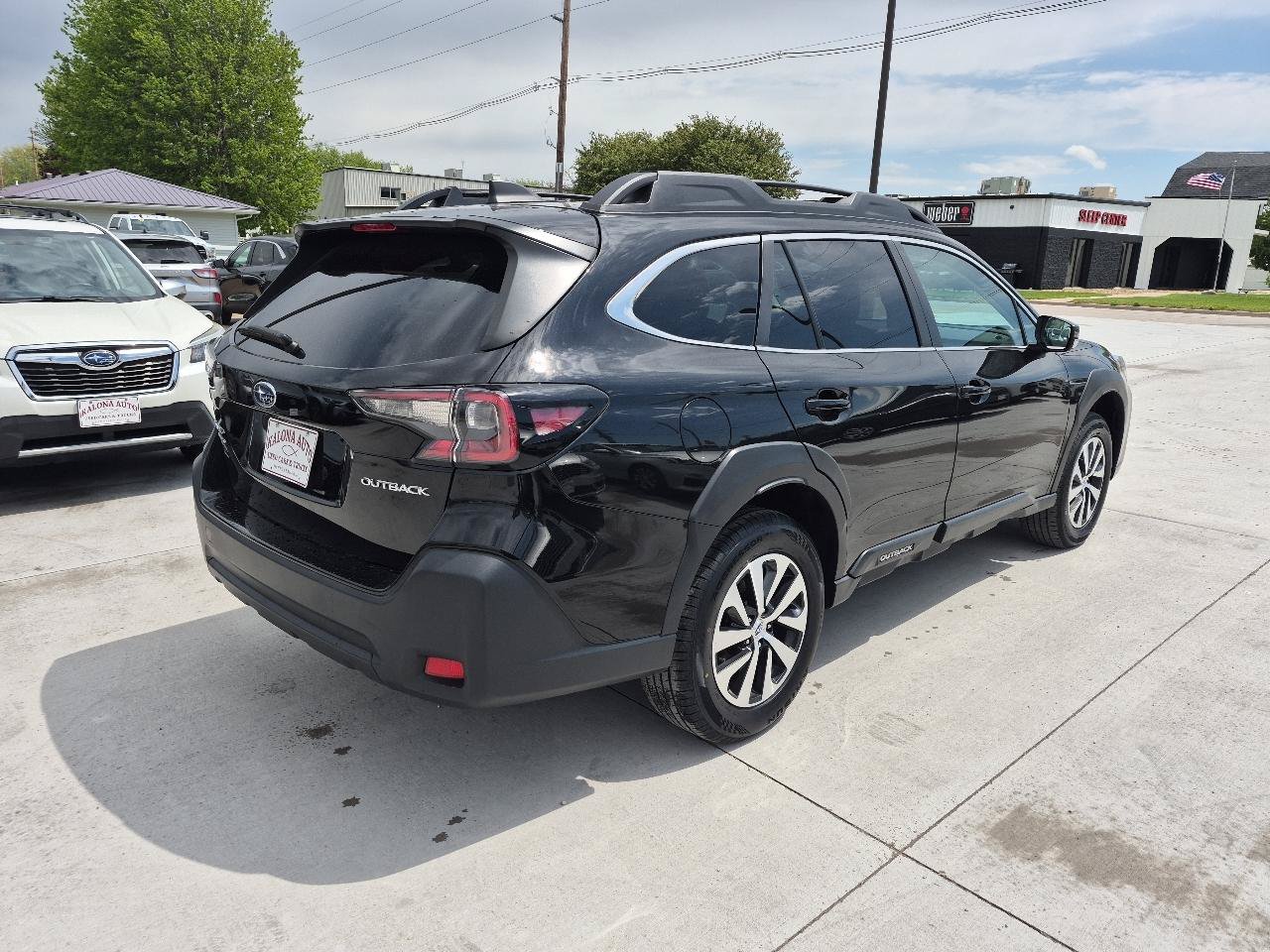 Used 2023 Subaru Outback Premium AWD/4WD image 6