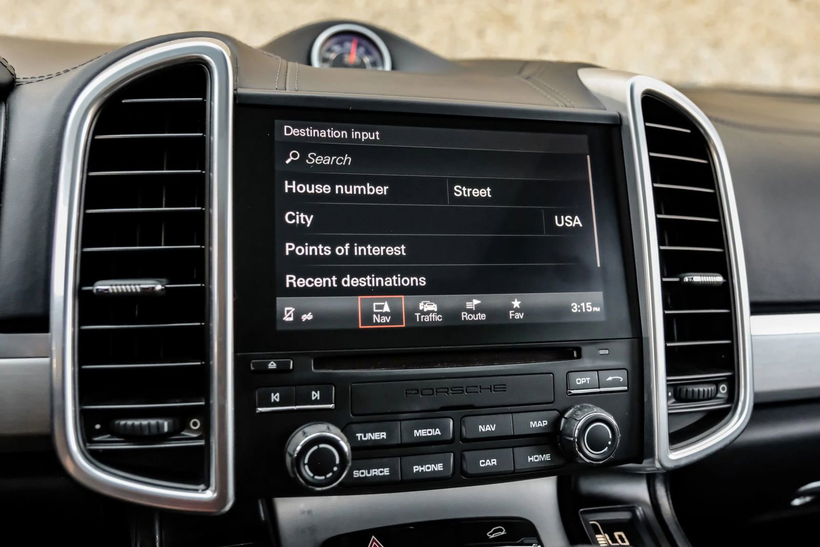 Used 2018 Porsche Cayenne GTS w/ Premium Package Plus image 33