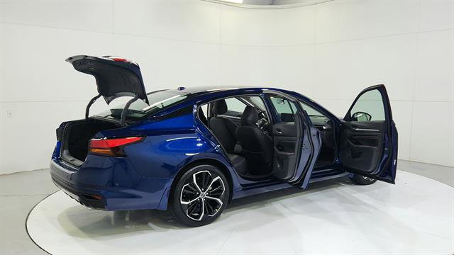 Certified 2023 Nissan Altima 2.5 SR w/ SR Premium Package image 32