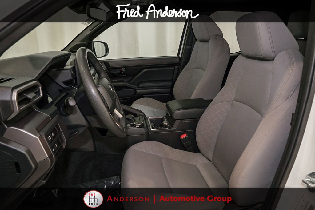 Certified 2024 Toyota Tacoma SR5 AWD/4WD image 9