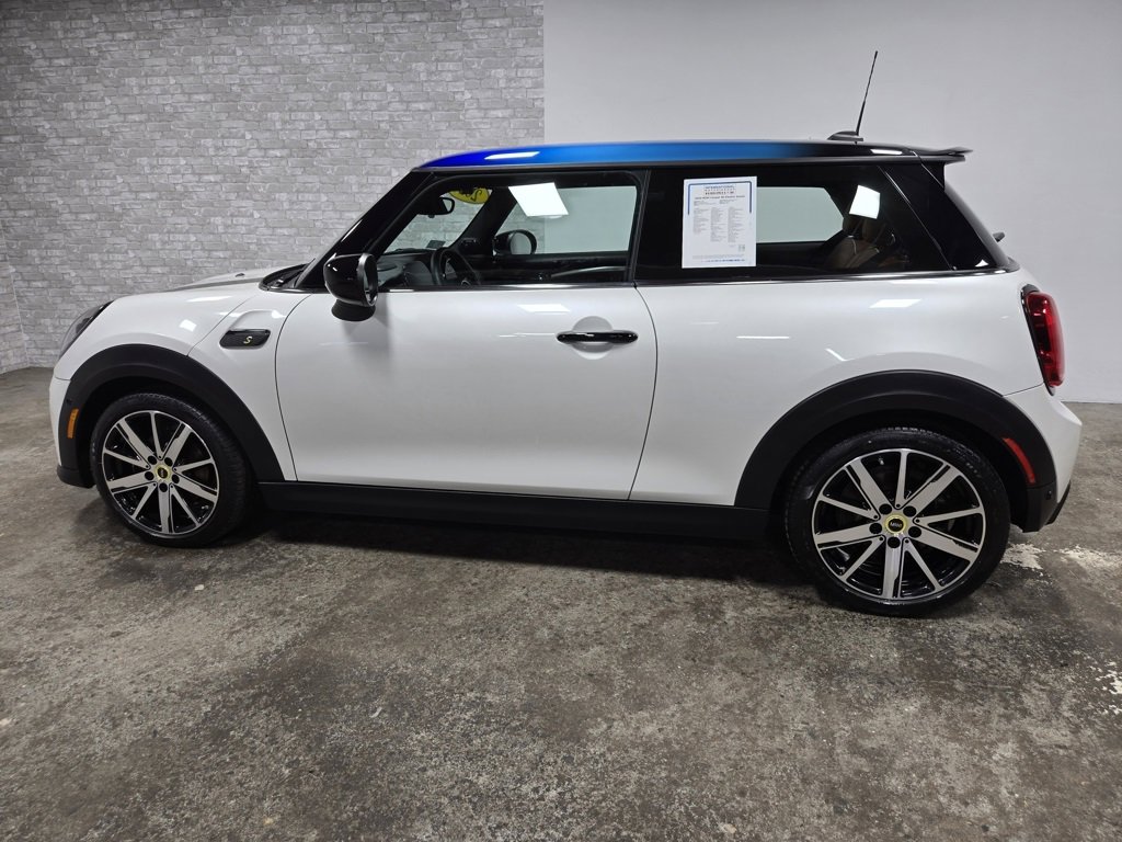 Used 2024 MINI Cooper SE image 2