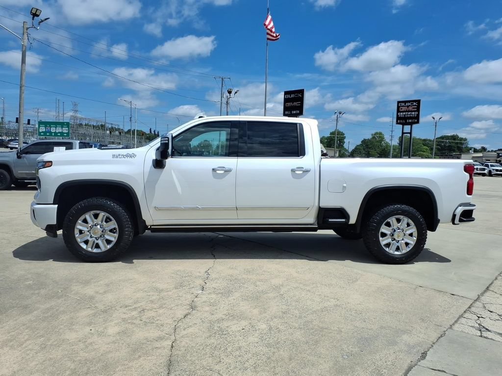 Used 2024 Chevrolet Silverado 2500 High Country w/ High Country Premium Package AWD/4WD image 4
