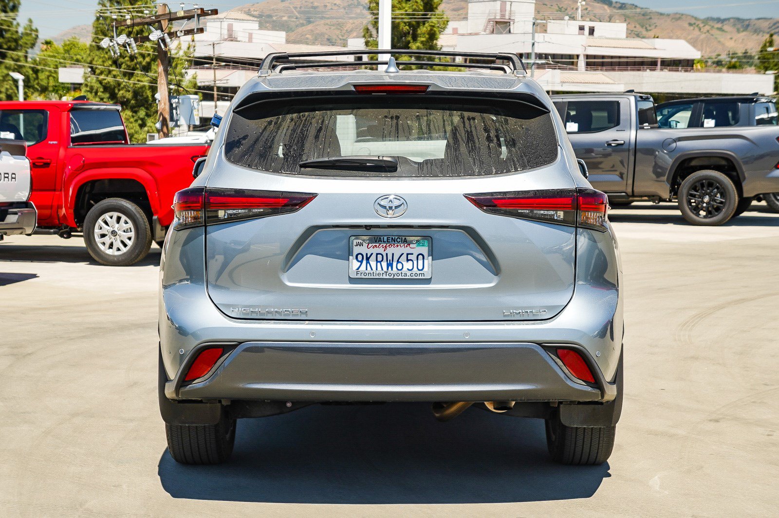 Certified 2024 Toyota Highlander Limited FWD image 6