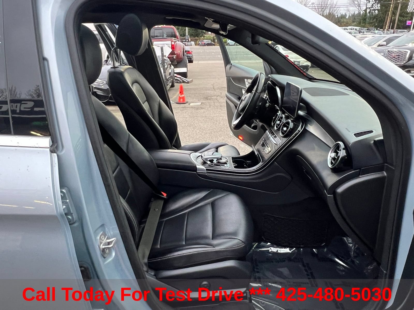 Used 2018 Mercedes-Benz GLC 300 4MATIC image 31