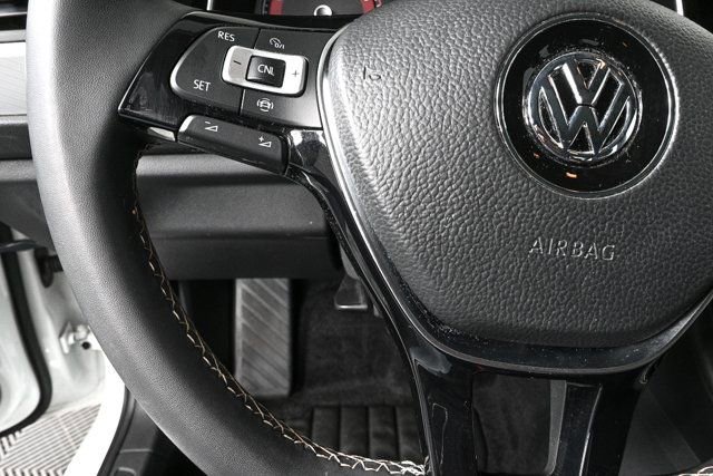 Used 2021 Volkswagen Jetta SE image 9