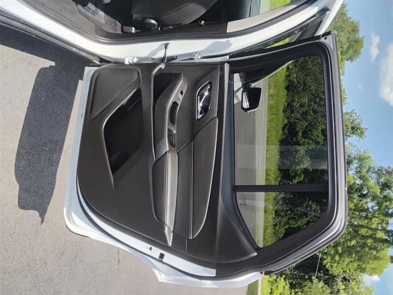 Used 2020 Chevrolet Traverse LT image 35