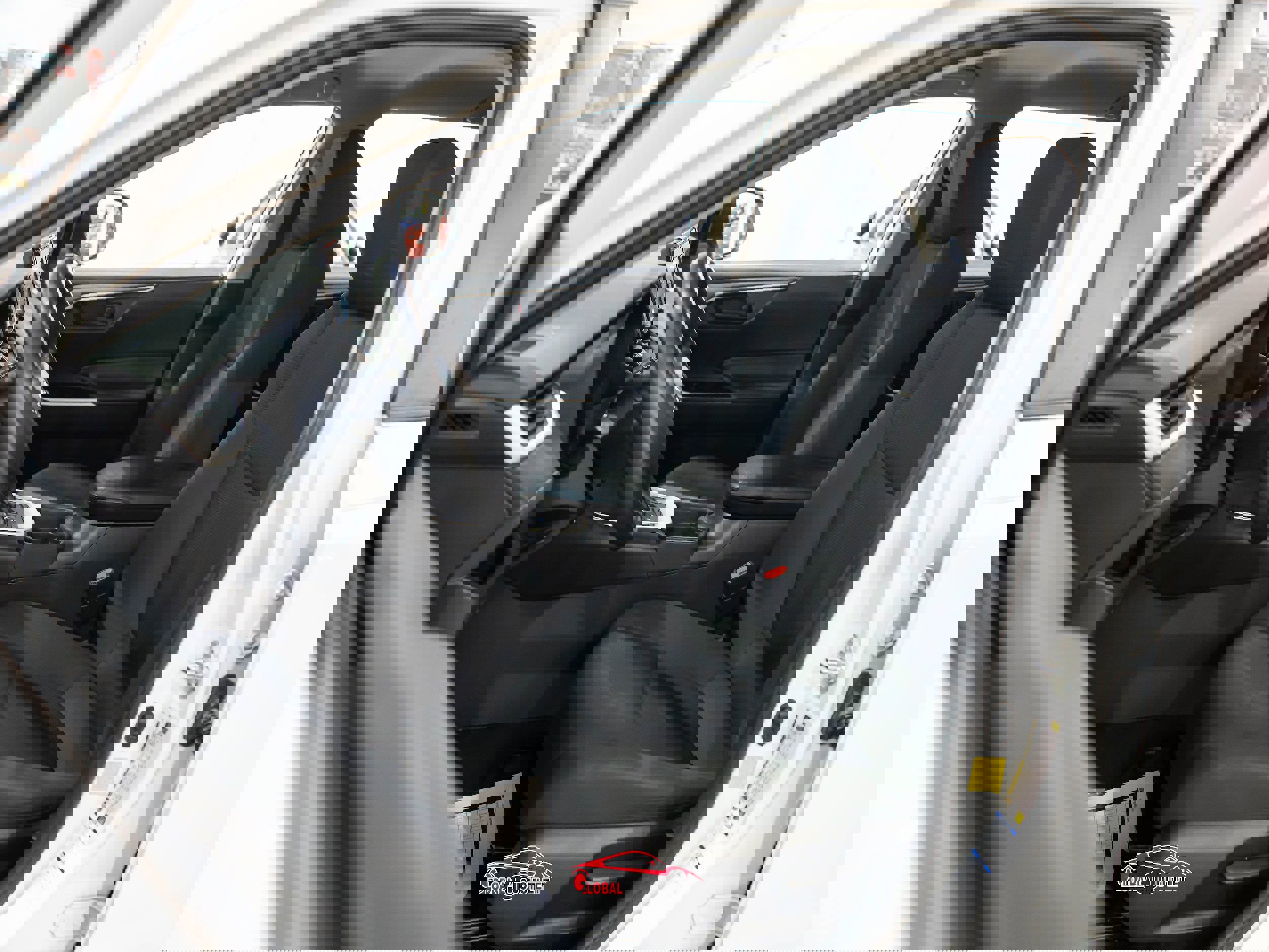 Used 2020 Toyota RAV4 LE image 16