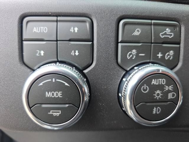 New 2026 GMC Sierra 1500 SLT image 32