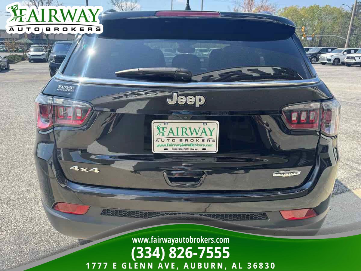 Used 2023 Jeep Compass Latitude w/ Sun and Sound Group AWD/4WD image 7