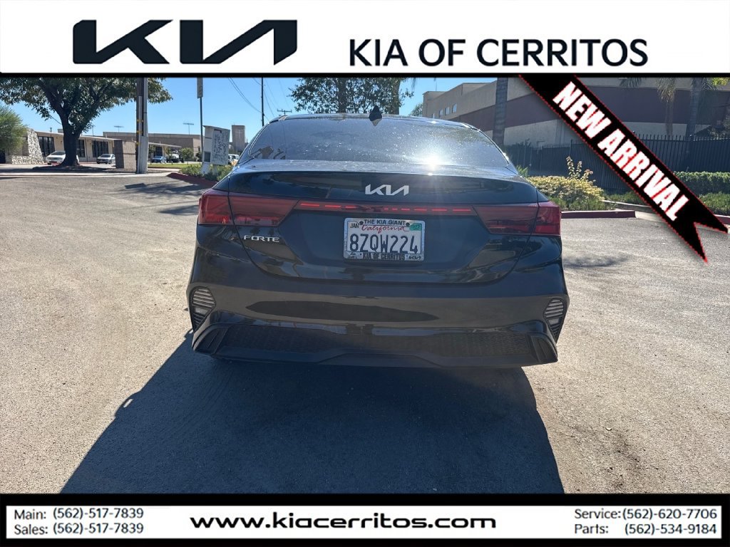 Certified 2022 Kia Forte LXS FWD image 4