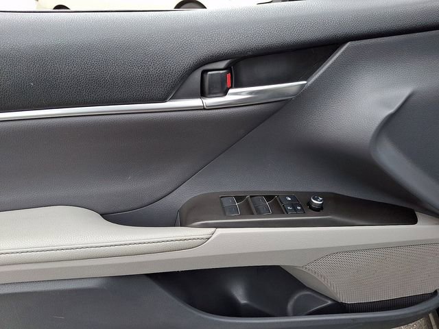 Certified 2022 Toyota Camry XSE FWD image 13