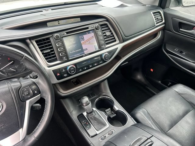 Used 2014 Toyota Highlander Limited FWD image 29