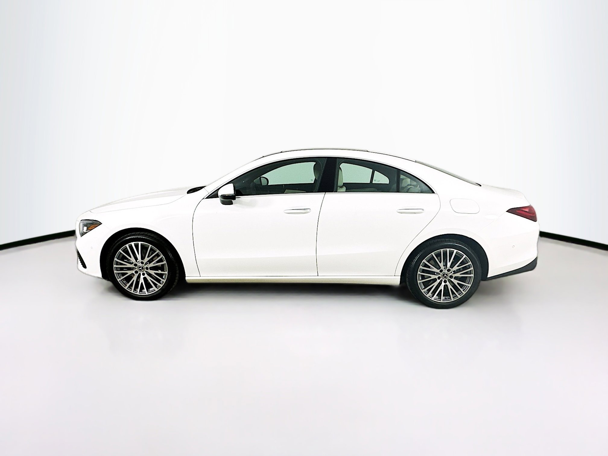 Used 2025 Mercedes-Benz CLA 250 4MATIC image 4