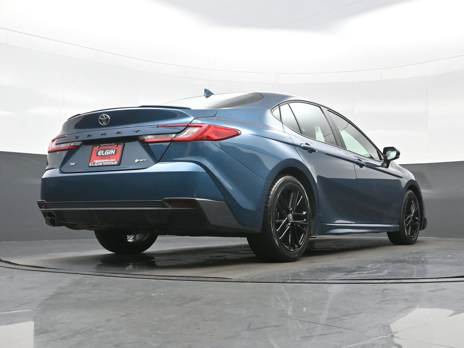 Used 2025 Toyota Camry SE FWD image 32