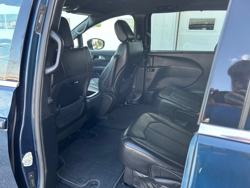 Used 2025 Chrysler Pacifica Select FWD image 34