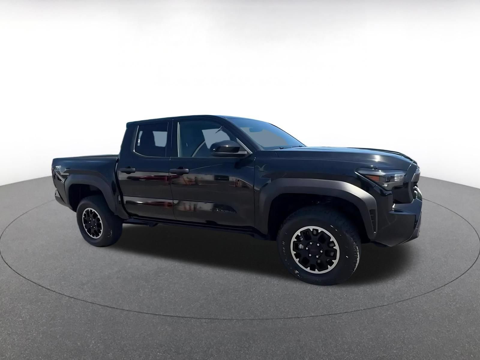 Used 2025 Toyota Tacoma TRD Off-Road AWD/4WD image 2