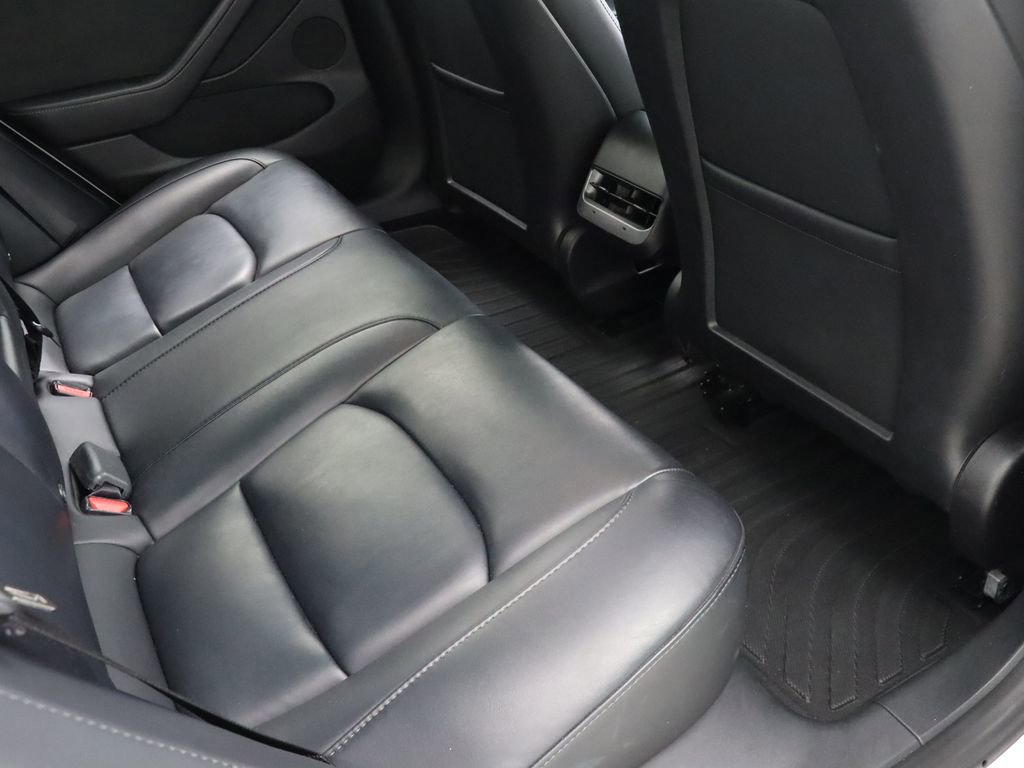 Used 2023 Tesla Model 3 Standard Range image 34