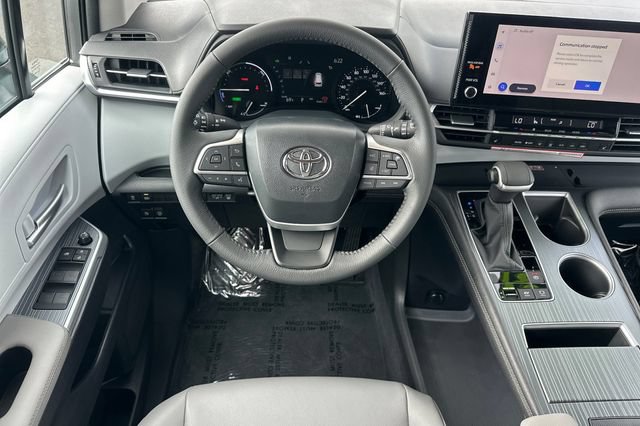 Certified 2026 Toyota Sienna XLE FWD image 18