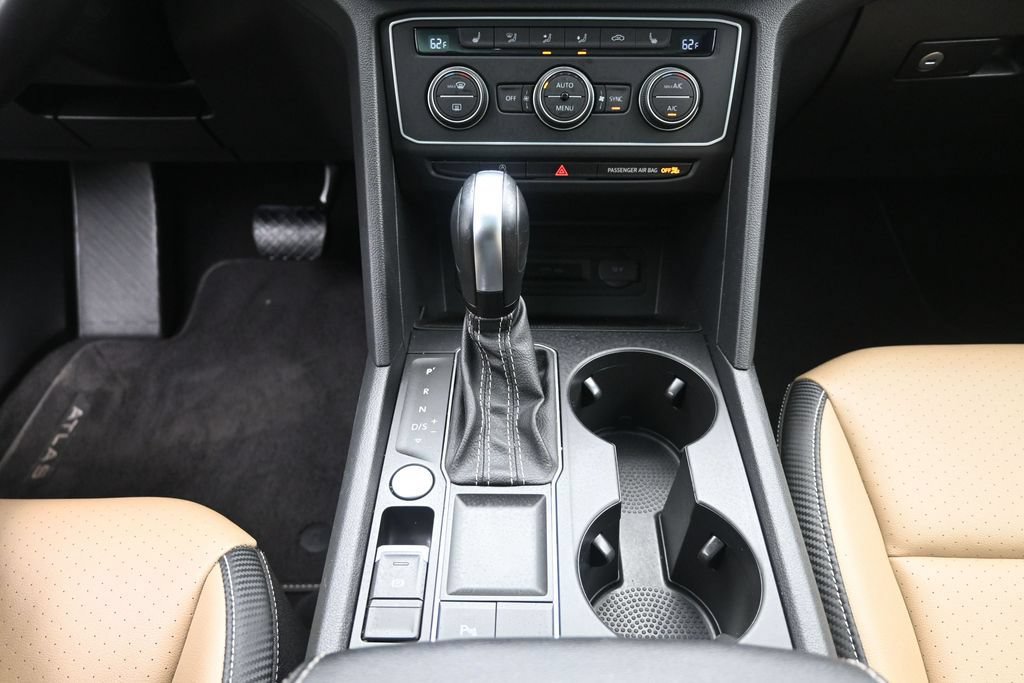 Used 2021 Volkswagen Atlas Cross Sport SE FWD image 12